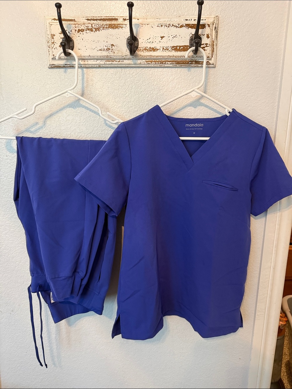 Mandala scrubs Medium top/Large pants